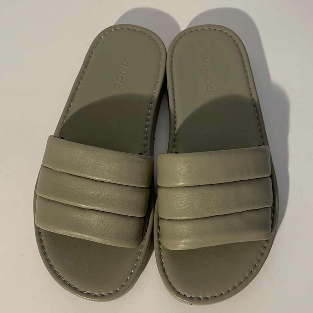 VINCE. Womens Gray Cushioned Quilted Olina Round Toe Slip On Leather Sandals. 6